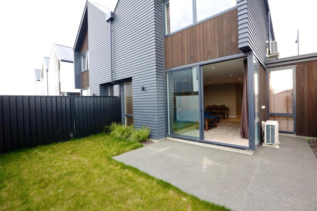 Golden Sun Apartment -Two Bedrooms, Three Bedrooms Christchurch Exteriör bild